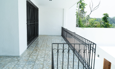 CASA EN VENTA CON CINCO HABITACIONES EN TEAPA