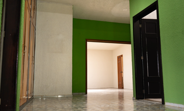 CASA EN VENTA CON CINCO HABITACIONES EN TEAPA