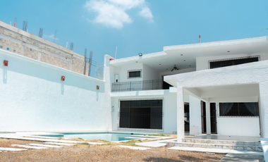 CASA EN VENTA CON CINCO HABITACIONES EN TEAPA