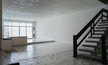 CASA EN VENTA CON CINCO HABITACIONES EN TEAPA