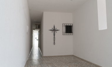 CASA EN VENTA CON CINCO HABITACIONES EN TEAPA