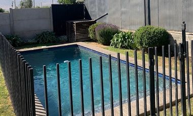 CASA 3 DORM + SERV + QUINCHO + PISCINA CHAMISERO