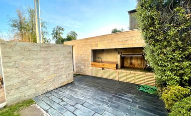 CASA MEDITERRÁNEA 4 DORM + ESCRITORIO + SERVICIO LOS BOSQUES