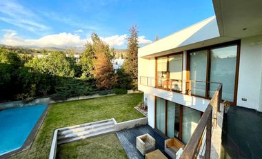 CASA MEDITERRÁNEA 4 DORM + ESCRITORIO + SERVICIO LOS BOSQUES