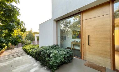 CASA MEDITERRÁNEA 4 DORM + ESCRITORIO + SERVICIO LOS BOSQUES