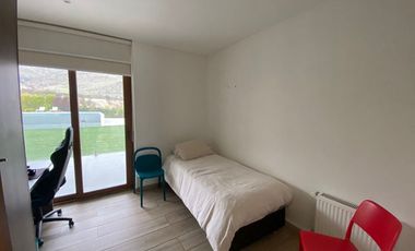 VENTA ESPECTACULAR CASA PIEDRA ROJA NO PERIMETRAL 5DORMITORI