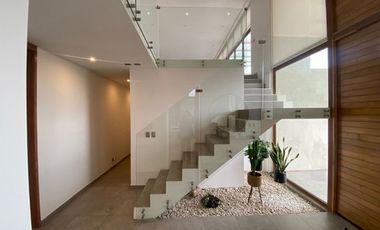 VENTA ESPECTACULAR CASA PIEDRA ROJA NO PERIMETRAL 5DORMITORI