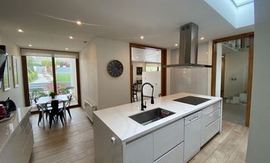 VENTA ESPECTACULAR CASA PIEDRA ROJA NO PERIMETRAL 5DORMITORI