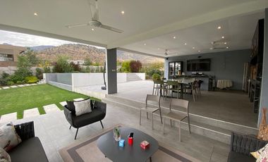 VENTA ESPECTACULAR CASA PIEDRA ROJA NO PERIMETRAL 5DORMITORI