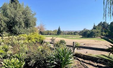 CLUB DE GOLF BRISAS DE CHICUREO A ORILLA DE CANCHA