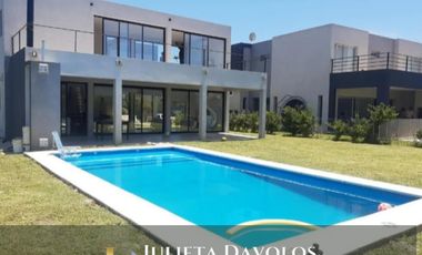 Casa en  Venta/Alquiler 6 Ambientes Puertos del lago Barrio vistas-Escobar-Maschwitz