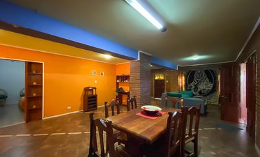 Casa en  Arroyo Seco con local comercial