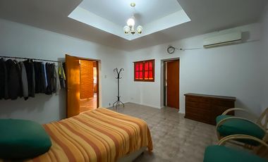 Casa en  Arroyo Seco con local comercial