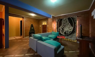 Casa en  Arroyo Seco con local comercial