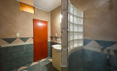 Casa en  Arroyo Seco con local comercial