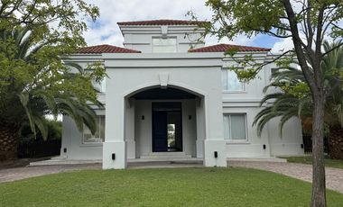 Casa Los Castores, Nordelta amoblada al lago