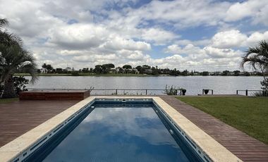 Casa Los Castores, Nordelta amoblada al lago