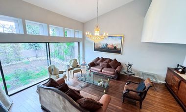 VENTA DE CASA EN FRACCIONAMIENTO EN LOMAS COUNTRY 3 RECAMARAS CON TERRAZA CON PANELES SOLARES