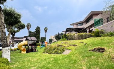 VENTA DE CASA EN FRACCIONAMIENTO EN LOMAS COUNTRY 3 RECAMARAS CON TERRAZA CON PANELES SOLARES