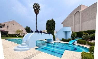 VENTA DE CASA EN FRACCIONAMIENTO EN LOMAS COUNTRY 3 RECAMARAS CON TERRAZA CON PANELES SOLARES