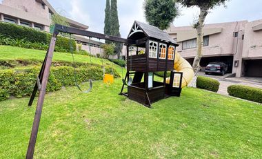 VENTA DE CASA EN FRACCIONAMIENTO EN LOMAS COUNTRY 3 RECAMARAS CON TERRAZA CON PANELES SOLARES