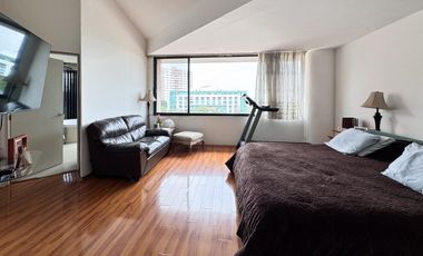 VENTA DE CASA EN FRACCIONAMIENTO EN LOMAS COUNTRY 3 RECAMARAS CON TERRAZA CON PANELES SOLARES