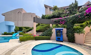 VENTA DE CASA EN FRACCIONAMIENTO EN LOMAS COUNTRY 3 RECAMARAS CON TERRAZA CON PANELES SOLARES