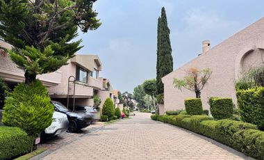 VENTA DE CASA EN FRACCIONAMIENTO EN LOMAS COUNTRY 3 RECAMARAS CON TERRAZA CON PANELES SOLARES