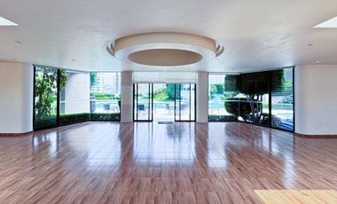 VENTA DE CASA EN FRACCIONAMIENTO EN LOMAS COUNTRY 3 RECAMARAS CON TERRAZA CON PANELES SOLARES