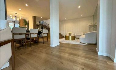 SE VENDE CASA EN VILLA LUCRE- ALTOS DE SAN RAFAEL REMODELADA 397m2 JP