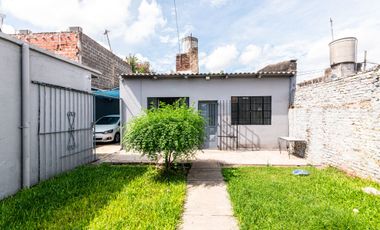 VENTA CASA 2/3 AMB C/ JARDIN Y GARAGE PARA 4 AUTOS
