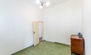 VENTA CASA 2/3 AMB C/ JARDIN Y GARAGE PARA 4 AUTOS