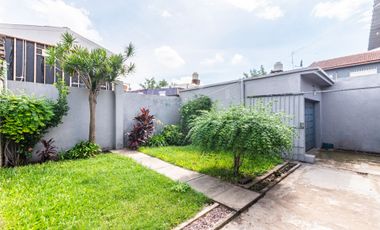 VENTA CASA 2/3 AMB C/ JARDIN Y GARAGE PARA 4 AUTOS