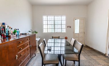 VENTA CASA 2/3 AMB C/ JARDIN Y GARAGE PARA 4 AUTOS