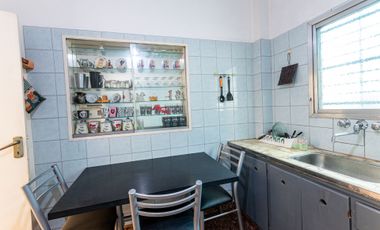 VENTA CASA 2/3 AMB C/ JARDIN Y GARAGE PARA 4 AUTOS