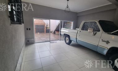 Venta Casa  3 ambientes con cochera y patio en Wilde (25208)