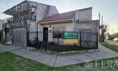Venta Casa  3 ambientes con cochera y patio en Wilde (25208)