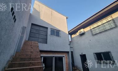 Venta Casa  3 ambientes con cochera y patio en Wilde (25208)