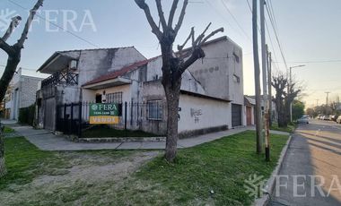 Venta Casa  3 ambientes con cochera y patio en Wilde (25208)