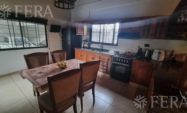 Venta Casa  3 ambientes con cochera y patio en Wilde (25208)