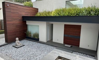 Excelente casa ubicada en Fairway