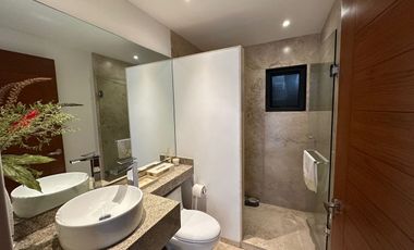 Excelente casa ubicada en Fairway