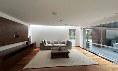 Excelente casa ubicada en Fairway