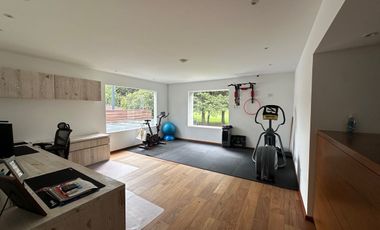 Excelente casa ubicada en Fairway