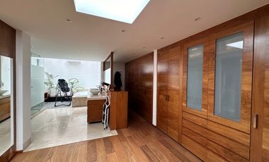 Excelente casa ubicada en Fairway