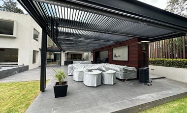 Excelente casa ubicada en Fairway