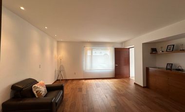 Excelente casa ubicada en Fairway