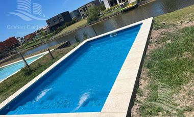 Venta - Casa 6/Seis Ambientes, a la laguna, Balcón, Jardín - Laguna Grande, Villanueva
