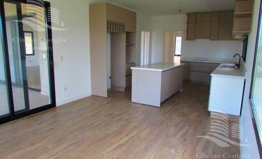 Venta - Casa 6/Seis Ambientes, a la laguna, Balcón, Jardín - Laguna Grande, Villanueva