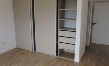 Venta - Casa 6/Seis Ambientes, a la laguna, Balcón, Jardín - Laguna Grande, Villanueva
